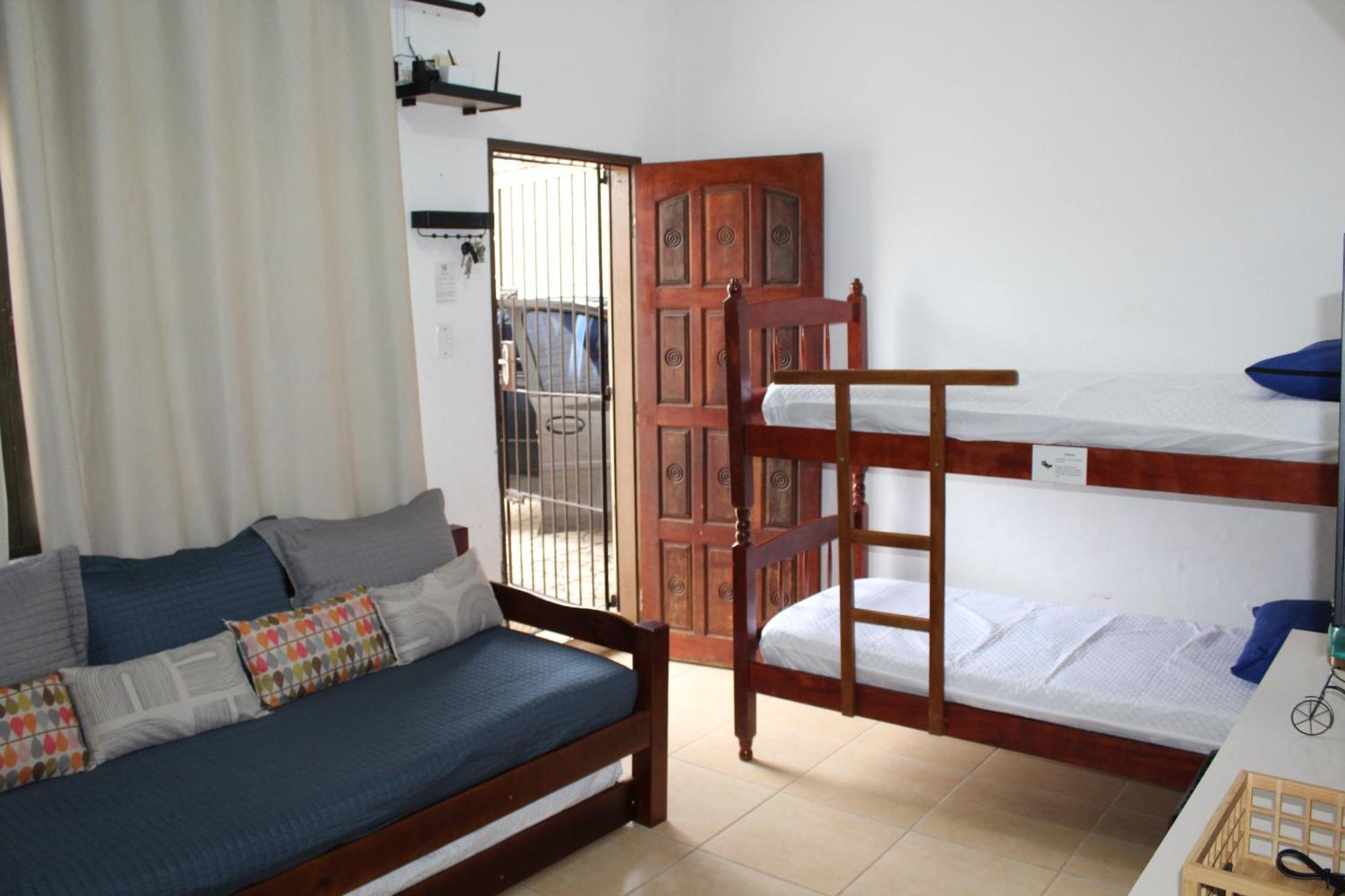 Casa Simples, Ampla E Confortavel A 5 Min Da *