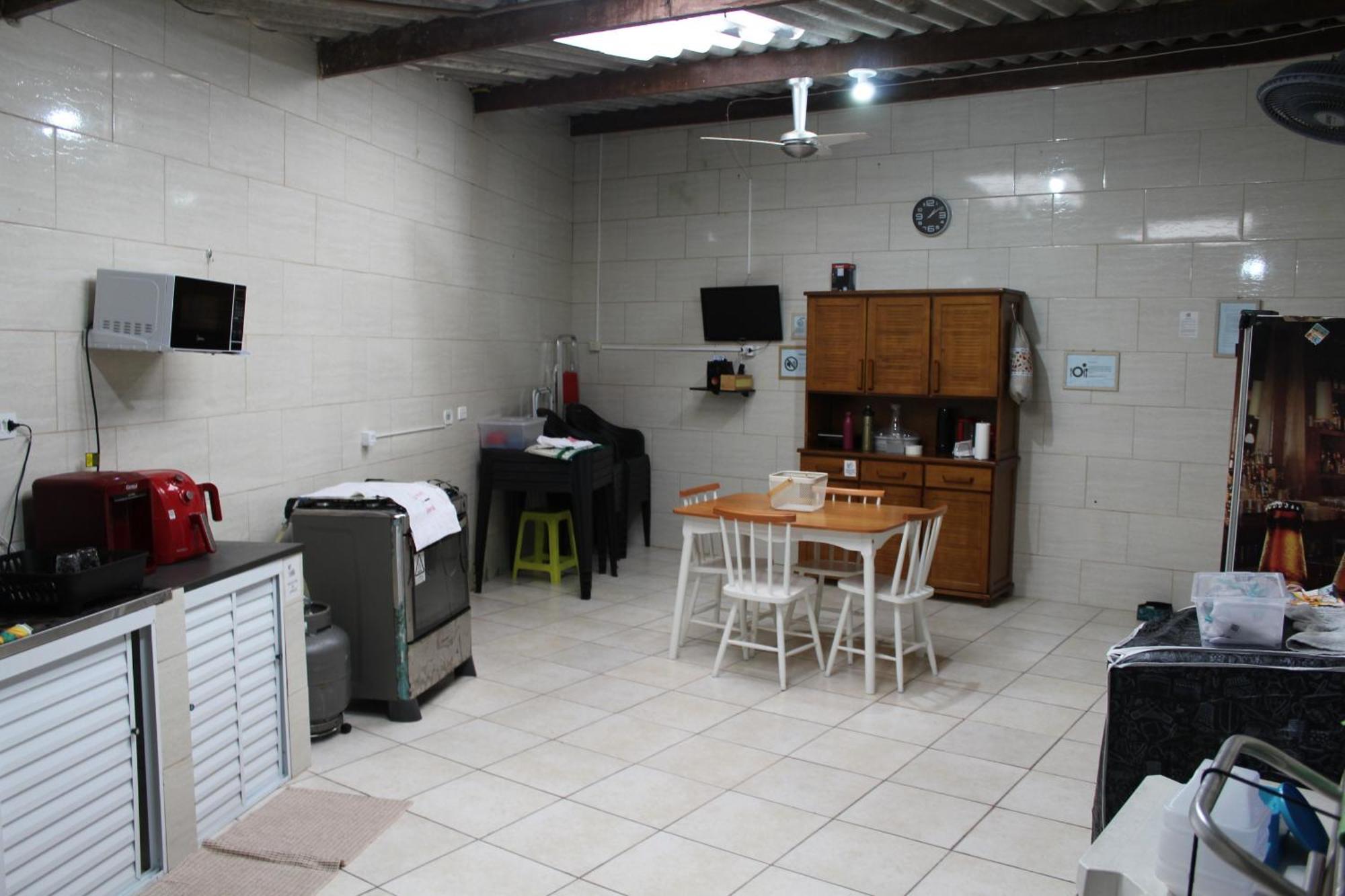 Casa Simples, Ampla E Confortavel A 5 Min Da